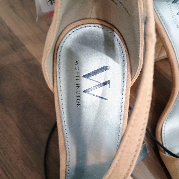 Worthington Beige Block Heel Sandals - Picture 3 of 4